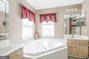 121 Europa Blvd, Cherry Hill, NJ 08003 - Photo 22