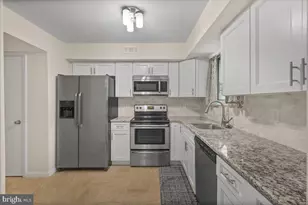 32 Lafayette Ln, Cherry Hill, NJ 08003 - Photo 10