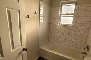 418 Pfeiffer St, Camden, NJ 08105 - Photo 6