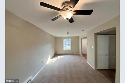 574 W Loch Lomond Drive, Sicklerville, NJ 08081 - Photo 4