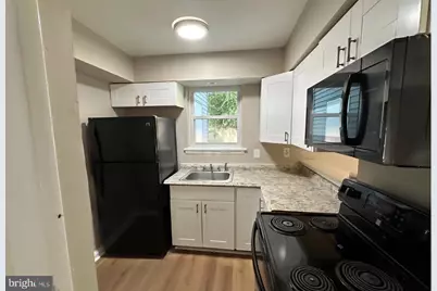 574 W Loch Lomond Drive, Sicklerville, NJ 08081 - Photo 2