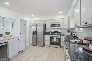 402 Holly Dr, Waterford Township, NJ 08004 - Photo 10