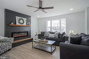 402 Holly Dr, Waterford Township, NJ 08004 - Photo 4