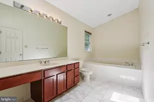 8 Fountain Ct, Cherry Hill, NJ 08034 - Photo 12