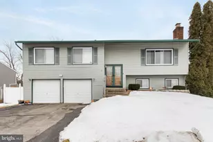 31 Pershing Ln, Sicklerville, NJ 08081 - Photo 2