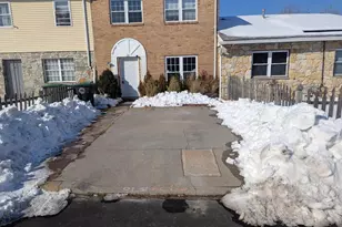 136 Colonial Square Dr, Lindenwold, NJ 08021 - Photo 2