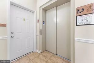 234 Breeders Cup Dr, Cherry Hill, NJ 08002 - Photo 4