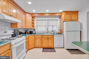 114 Weather Vane Dr, Cherry Hill, NJ 08002 - Photo 16