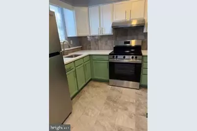 79 E Edin Shire Rd Road NE, Sicklerville, NJ 08081 - Photo 2