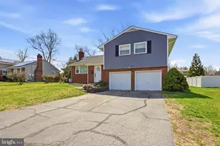 121 Weather Vane Dr, Cherry Hill, NJ 08002 - Photo 2