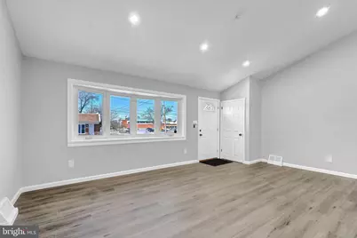 1068 Lake Shore, Camden, NJ 08104 - Photo 4