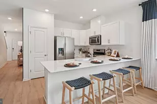 61 Robert Dr, Runnemede, NJ 08078 - Photo 2