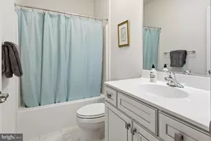 28 Gainsboro Dr, Berlin, NJ 08091 - Photo 14