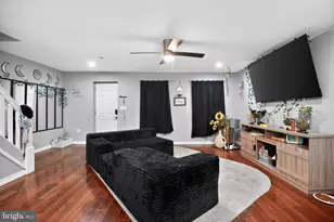 817 Tulip St, Camden, NJ 08104 - Photo 4