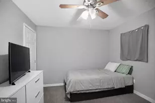 817 Tulip St, Camden, NJ 08104 - Photo 12