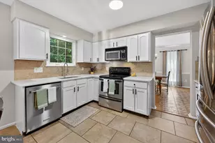 8 Battery Hill Dr, Voorhees, NJ 08043 - Photo 6