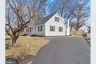 300 W Holly Avenue, Oaklyn, NJ 08107 - Photo 4