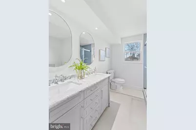 300 W Holly Avenue, Oaklyn, NJ 08107 - Photo 20