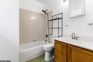 576 Washington St, Camden, NJ 08103 - Photo 16