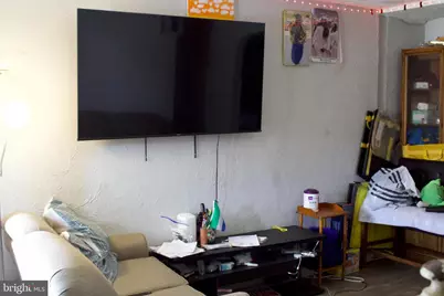 3042 Waldorf Avenue, Camden, NJ 08105 - Photo 2