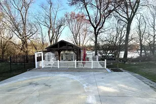 35 Springdale Dr, Gloucester City, NJ 08030 - Photo 48