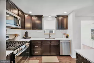 4 Pin Oak Dr, Waterford Township, NJ 08004 - Photo 10