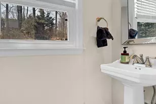 135 Barcroft Dr, Cherry Hill, NJ 08034 - Photo 22