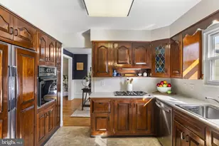 138 Knollwood Dr, Cherry Hill, NJ 08002 - Photo 18