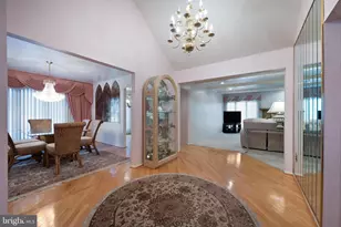 19 Orchid Ln, Cherry Hill, NJ 08002 - Photo 2