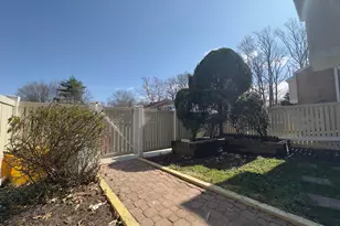 1017 Oaklyn Ct, Voorhees, NJ 08043 - Photo 4