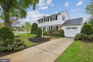 11 N Woodstock Dr, Cherry Hill, NJ 08034 - Photo 2