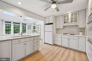 11 N Woodstock Dr, Cherry Hill, NJ 08034 - Photo 4