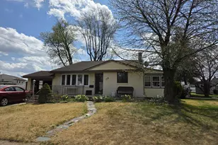 138 Cardinal Dr, Bellmawr, NJ 08031 - Photo 2