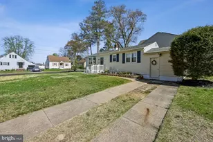 499 Lakeview Dr, Runnemede, NJ 08078 - Photo 4