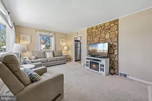 499 Lakeview Dr, Runnemede, NJ 08078 - Photo 6