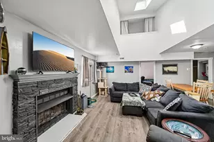 1408 Berwyck Ct, Sicklerville, NJ 08081 - Photo 2