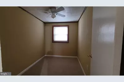 1055 Kenwood Avenue, Camden, NJ 08103 - Photo 16