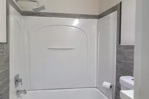 1055 Kenwood Ave, Camden, NJ 08103 - Photo 24