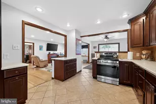 13 Pebble Ln, Cherry Hill, NJ 08002 - Photo 4