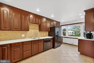 13 Pebble Ln, Cherry Hill, NJ 08002 - Photo 2