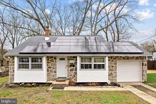 208 Sussex Dr, Lindenwold, NJ 08021 - Photo 1