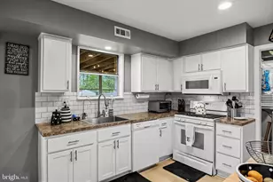 71 Edinburgh Rd, Gloucester Township, NJ 08012 - Photo 8