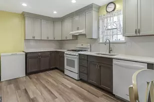 321 Thompson Ave, Chesilhurst, NJ 08089 - Photo 14