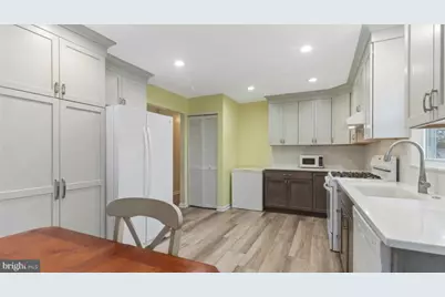 321 Thompson Avenue, Chesilhurst, NJ 08089 - Photo 16