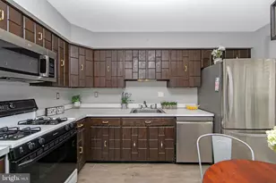 1430 S Collins Ct, Gloucester Township, NJ 08012 - Photo 4