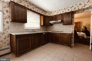 15 Chateau Dr, Cherry Hill, NJ 08003 - Photo 2
