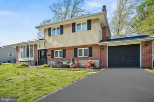 693 Thorny Ln, Gloucester Township, NJ 08029 - Photo 2