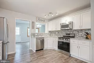 35 St Charles Pl, Runnemede, NJ 08078 - Photo 6