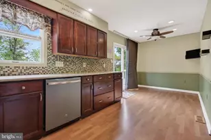 29 Clark Dr, Barrington, NJ 08007 - Photo 10