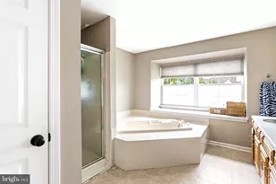 2102 Doral Dr, Gloucester Township, NJ 08012 - Photo 10